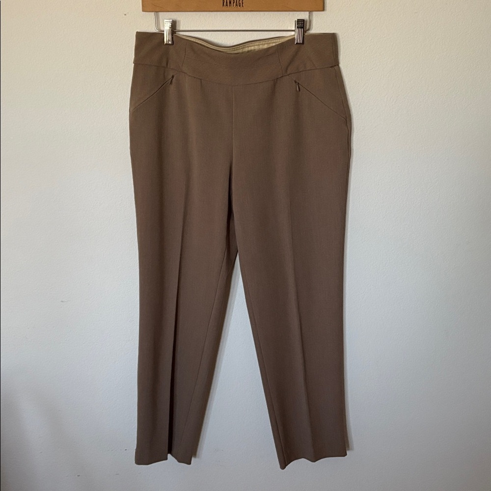 Investments Size 8PR trousers 63% polyester 32% rayon 5% spandex Made in Jordan